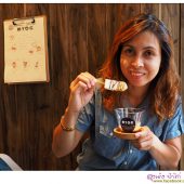 MYOC นั่งชิลล์ จิบกาแฟ ขนมหวาน เก๋ๆ ย่าน Causeway Bay