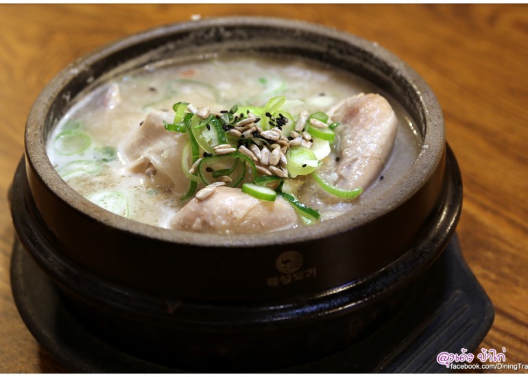 Tosokchon-Samgyetang ไก่ตุ๋นโสม ที่ลูกค้าเข้าคิวยาวที่สุด