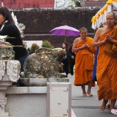 ทริป : แก้ชงเสริมมงคลชีวิตที่ “พระธาตุแช่แห้ง”
