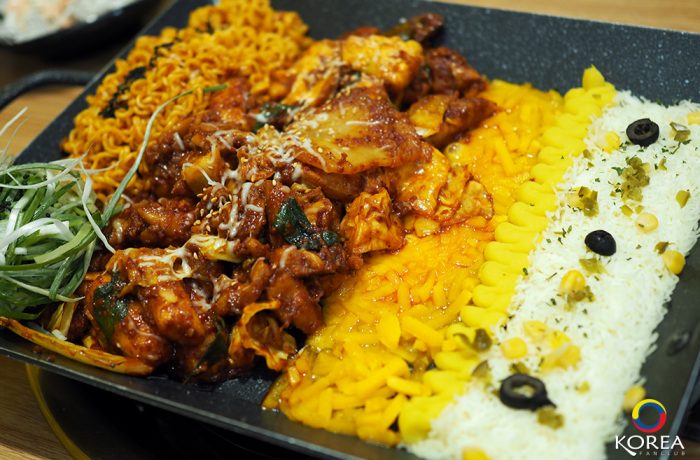 Hello Pan : ไก่ย่างซอสพริก