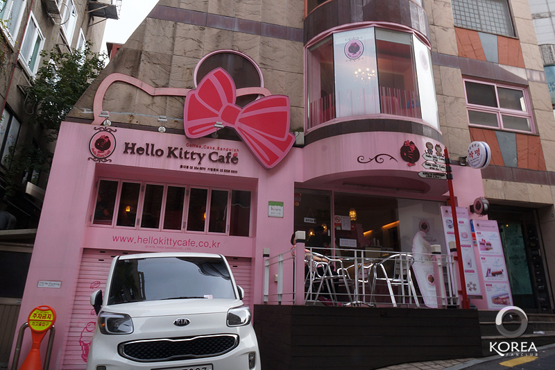 Hello Kitty Cafe' ร้านกาแฟสำหรับ สาวกคิตตี้ ย่าน ฮงอิก เกาหลี - ลุงเด้ง  ป้าไก่